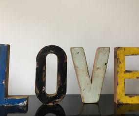 Vintage look houten letters LOVE